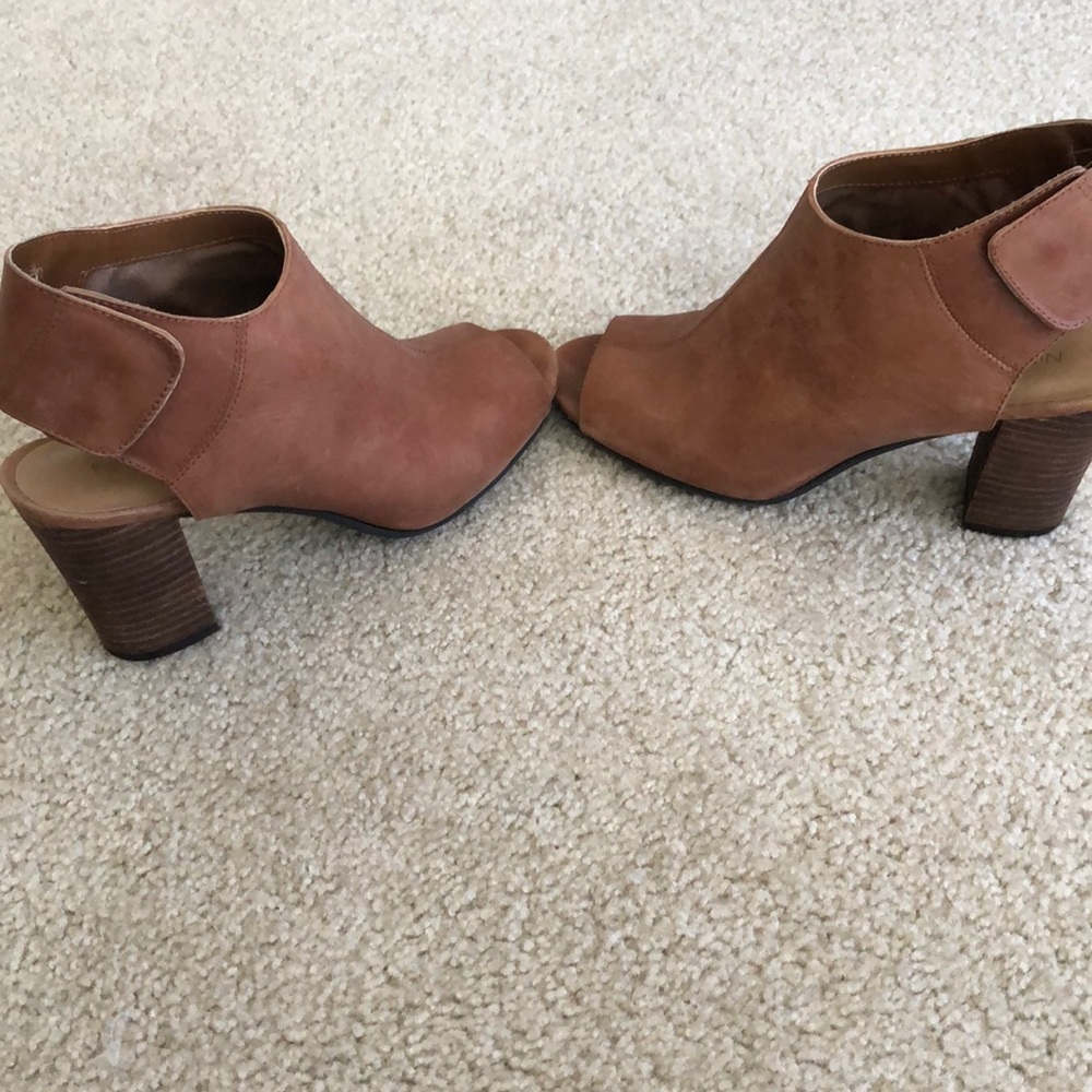 Nine West peep toe booties!
